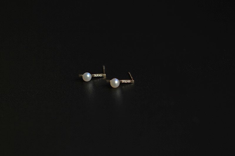 14k Real Pale Gold Natural Freshwater Pearl Temperament Stud Earrings Simple Pearl Word