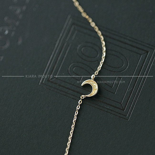 Slender Moon Bracelet, 14k Gold Minimalist Bracelet, Korean-Style Friendship Bracelet, Beautiful Fine Jewelry for Her, Crescent Moon