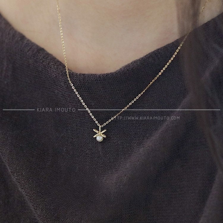 Sweet Bow 9k Yellow Gold Natural Freshwater Pearl Mini Girl Pendant Clavicle Chain Pendant