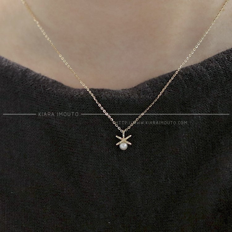 Sweet Bow 9k Yellow Gold Natural Freshwater Pearl Mini Girl Pendant Clavicle Chain Pendant