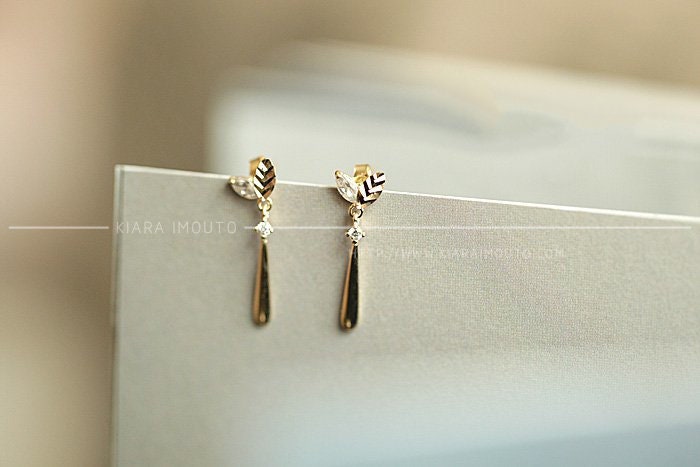 small leaf dangle drop earrings super feminine, Japanese and Korean style pure 14K gold gold earrings with zirconium diamonds,