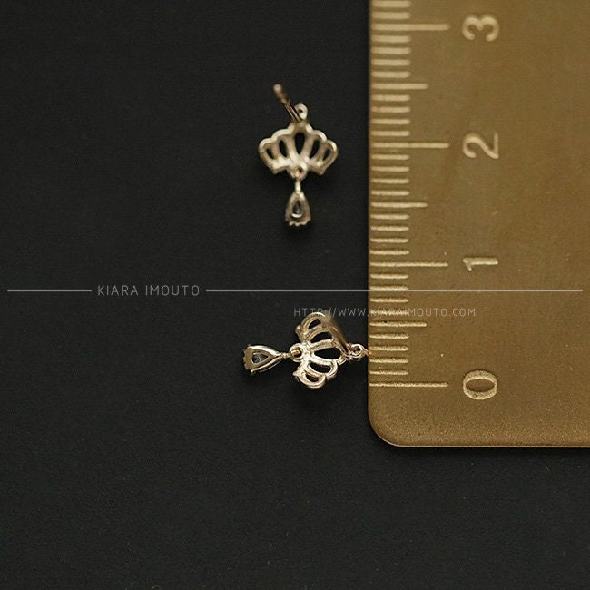 Small Crown Stud Earrings with Zircon, 9 Karat Gold Crown Shaped Stud Earrings with Zircon Drop, Solid 9 Karat Gold and Zircon Earrings
