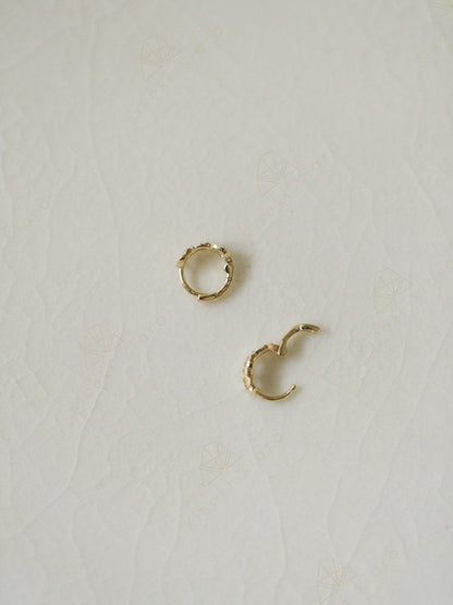 Cartilage Piercing Earrings, Small Hoop Earrings For Upper Ear, Huggie Helix Earring, 9k Tight Hoops, Hypoallergenic For Sensitive Earrings