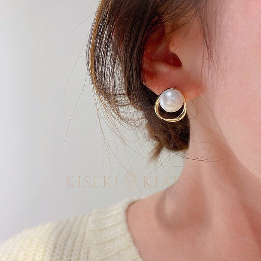 10k Solid Gold 10MM Mother of Pearl Earrings, White Pearl Earrings, Fashion Pearl Earrings, Elegant Pearl Jewelry, Timeless Pearl Accessory